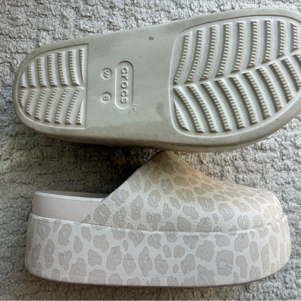 CROCS Dylan platform clogs Almond Tint/Leopard